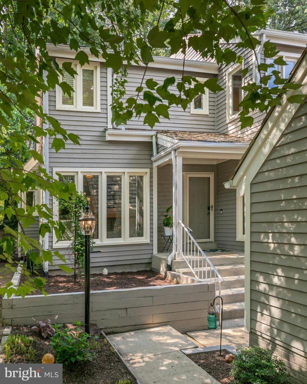 11554 BRASS LANTERN COURT