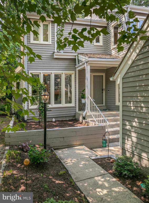 11554 BRASS LANTERN COURT