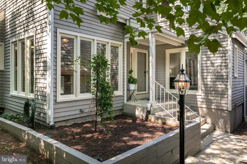 11554 BRASS LANTERN COURT