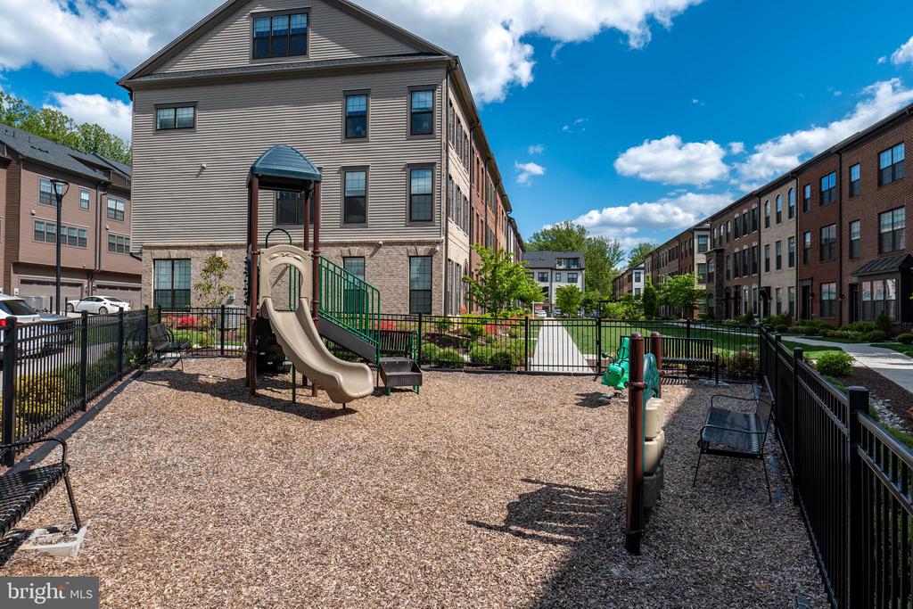12561 TODD LANE