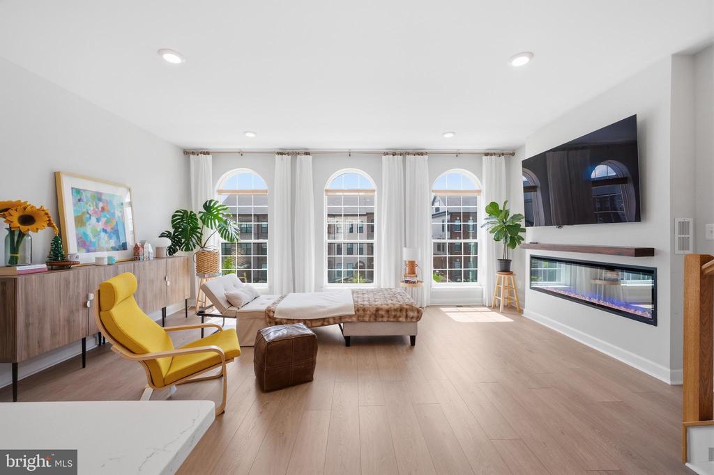 12561 TODD LANE