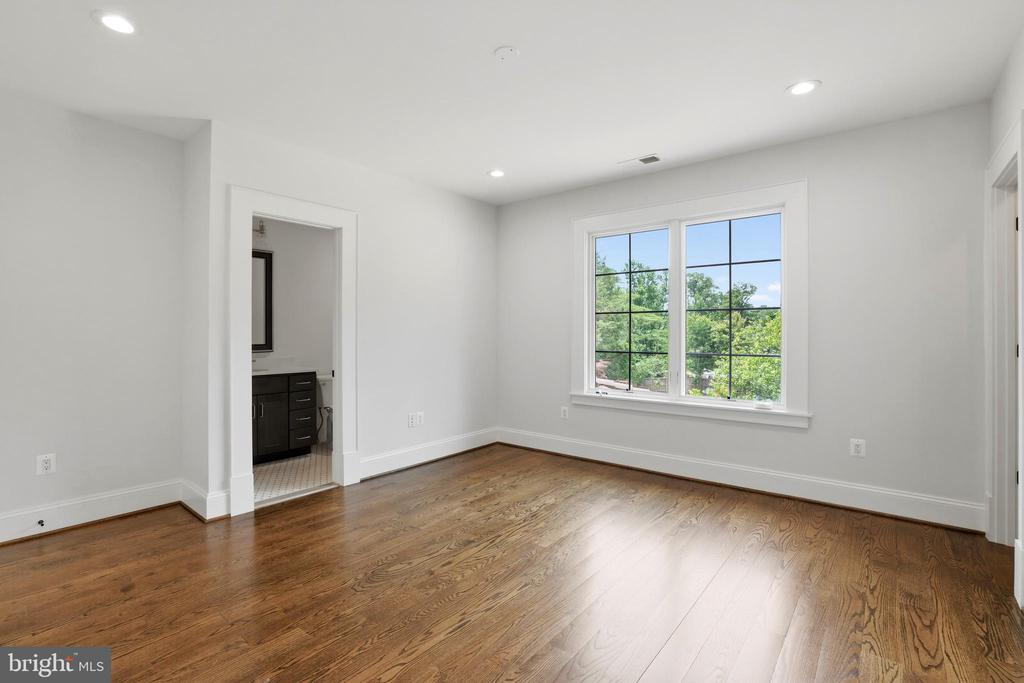 4147 OLD COLUMBIA PIKE