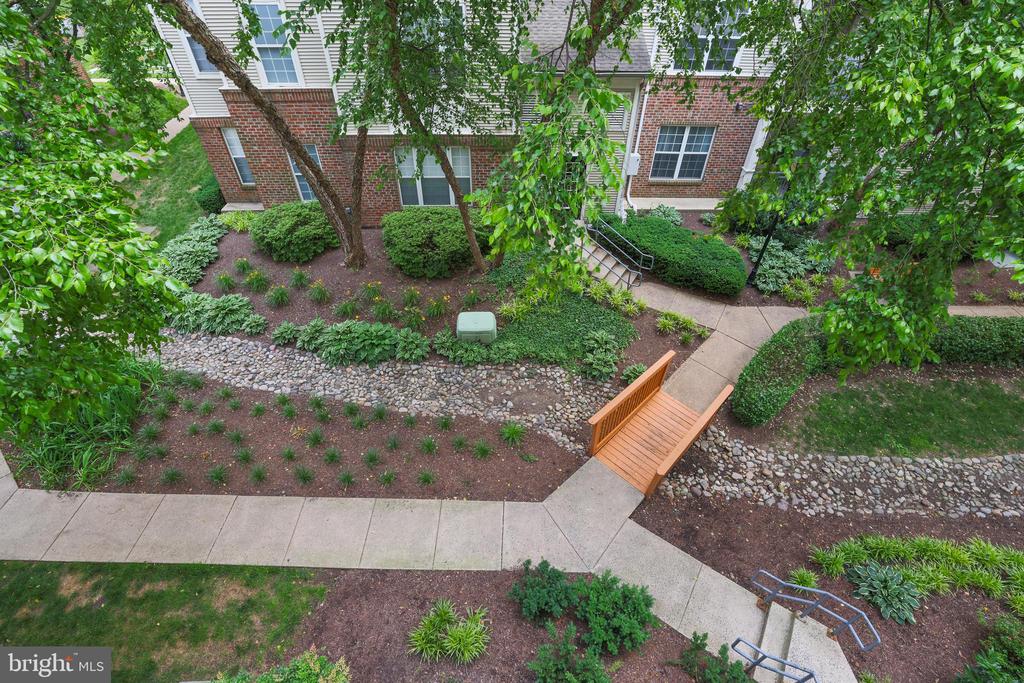 3021 NICOSH CIRCLE 1301