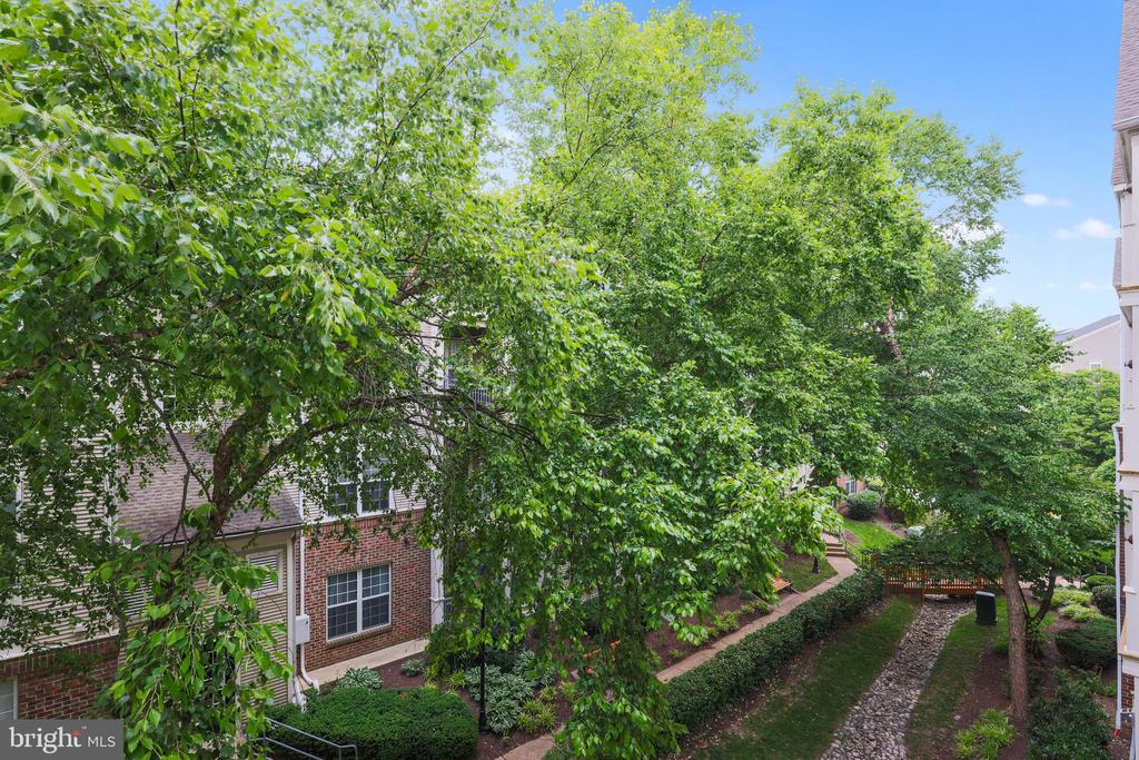 3021 NICOSH CIRCLE 1301