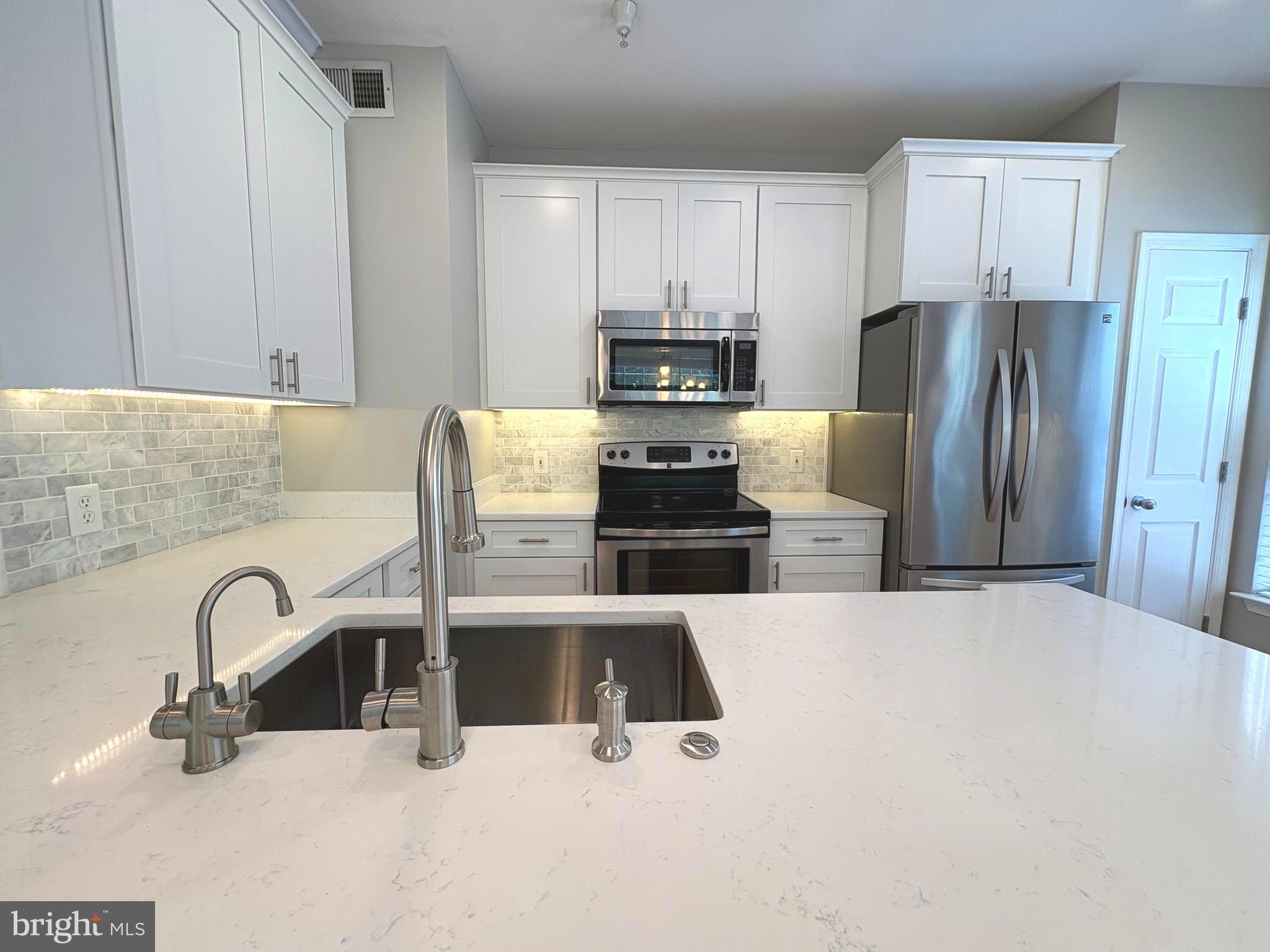 3021 NICOSH CIRCLE 1301