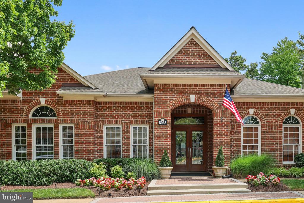 3021 NICOSH CIRCLE 1301