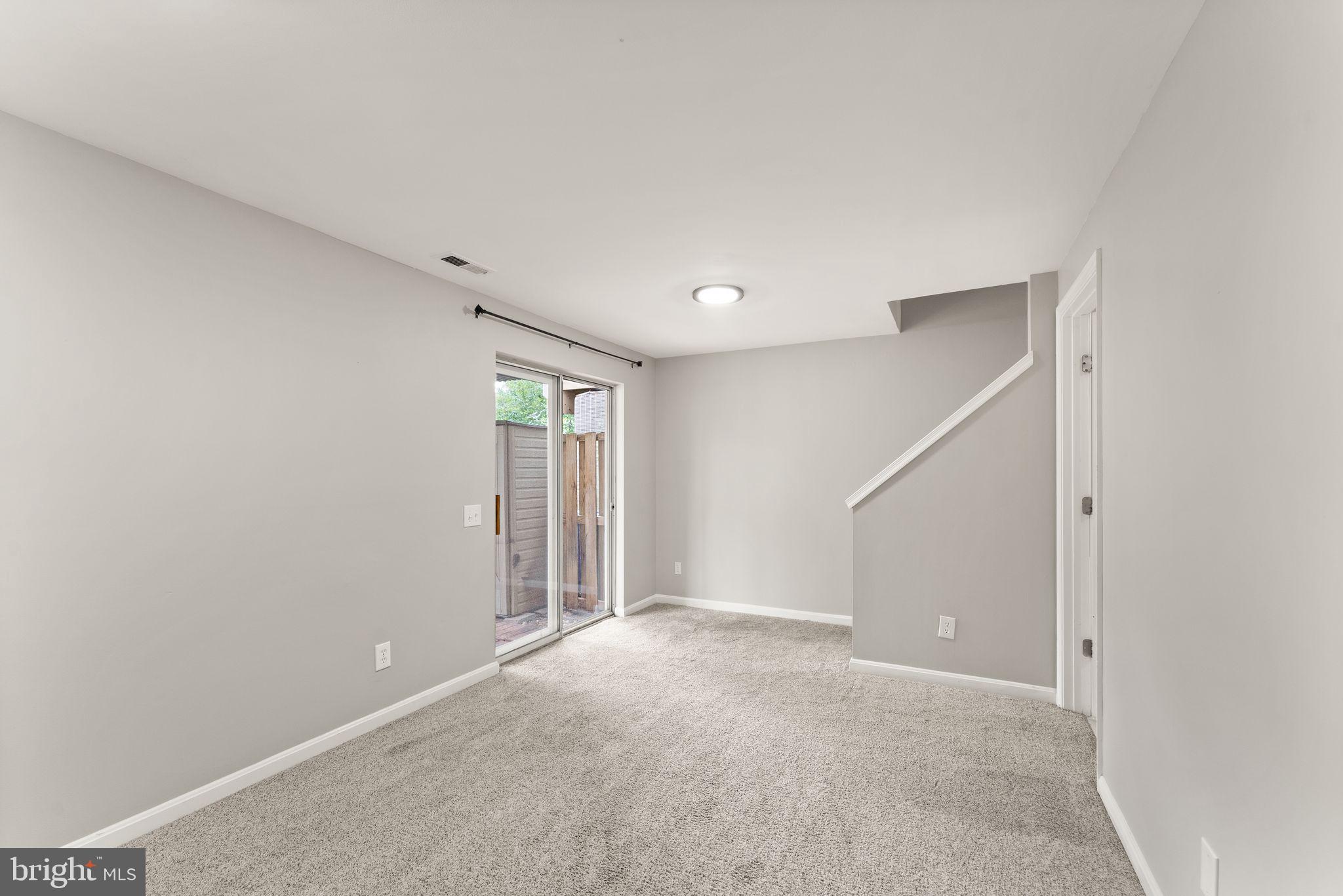 310 Stallion Sq NE
