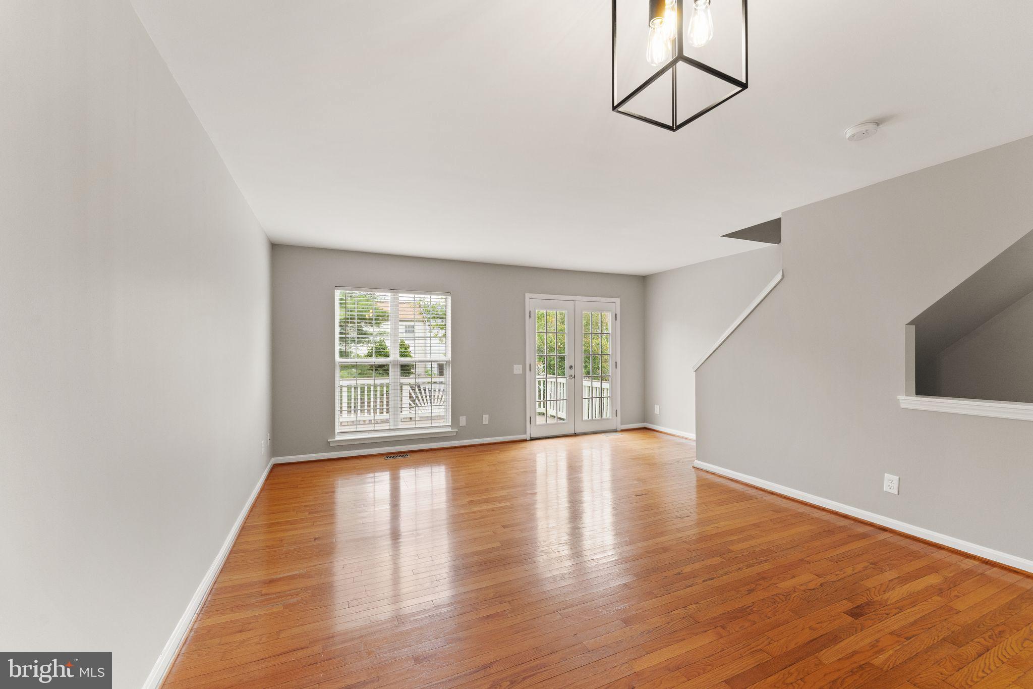 310 Stallion Sq NE
