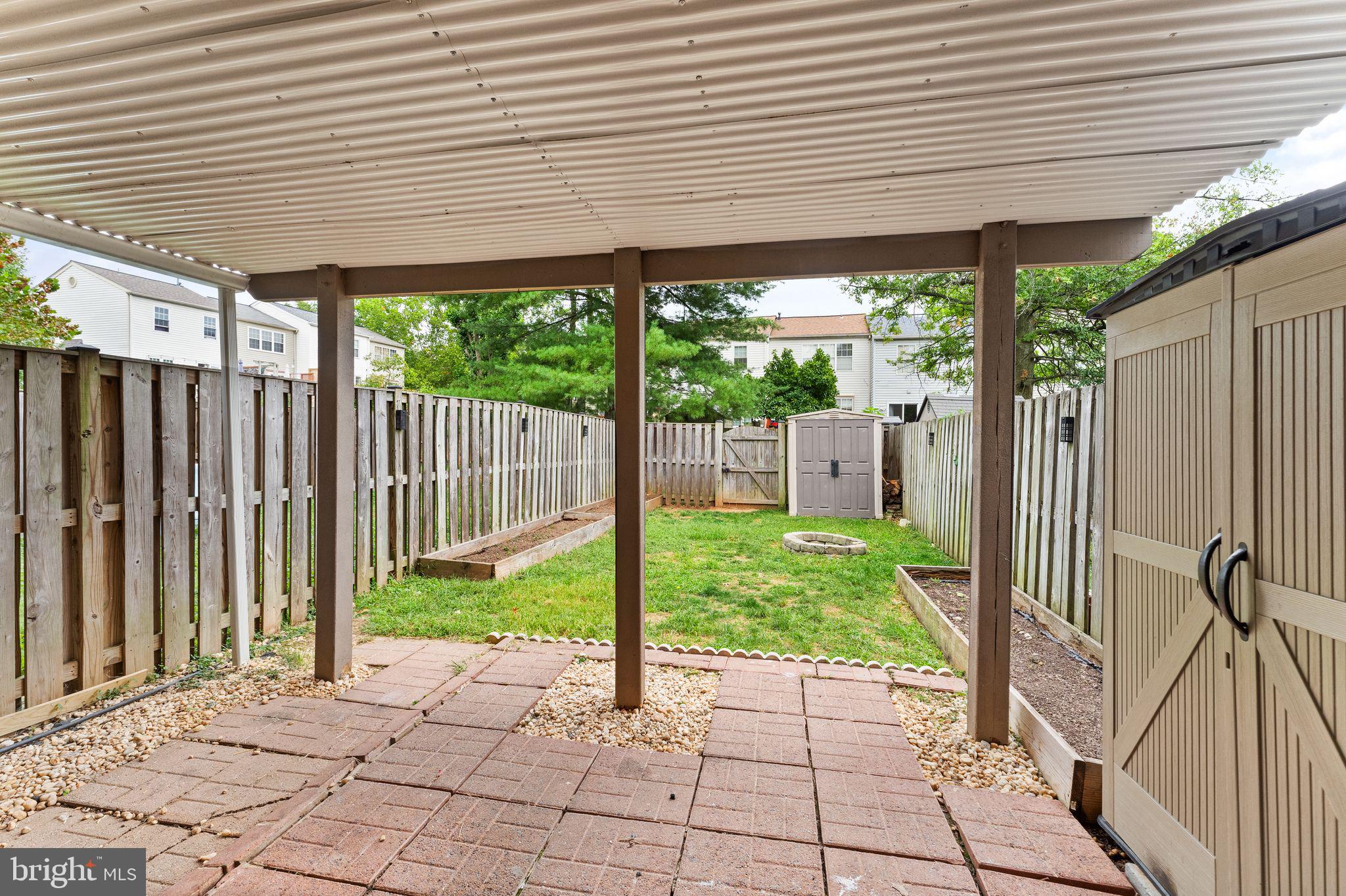 310 Stallion Sq NE