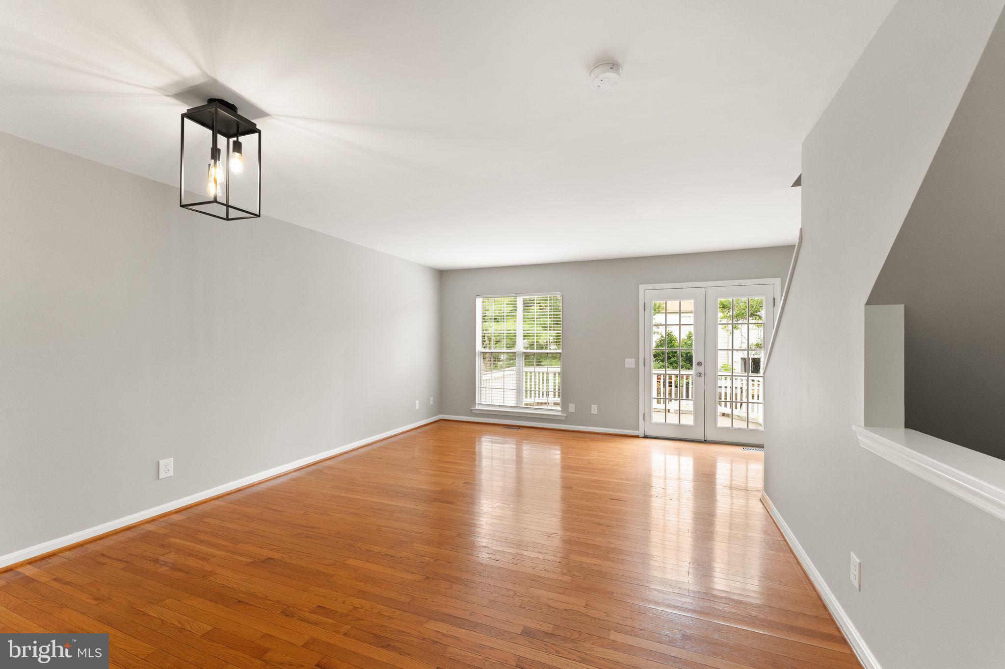 310 Stallion Sq NE