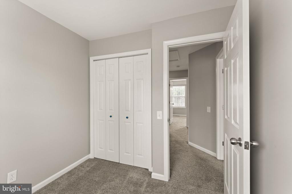 310 Stallion Sq NE