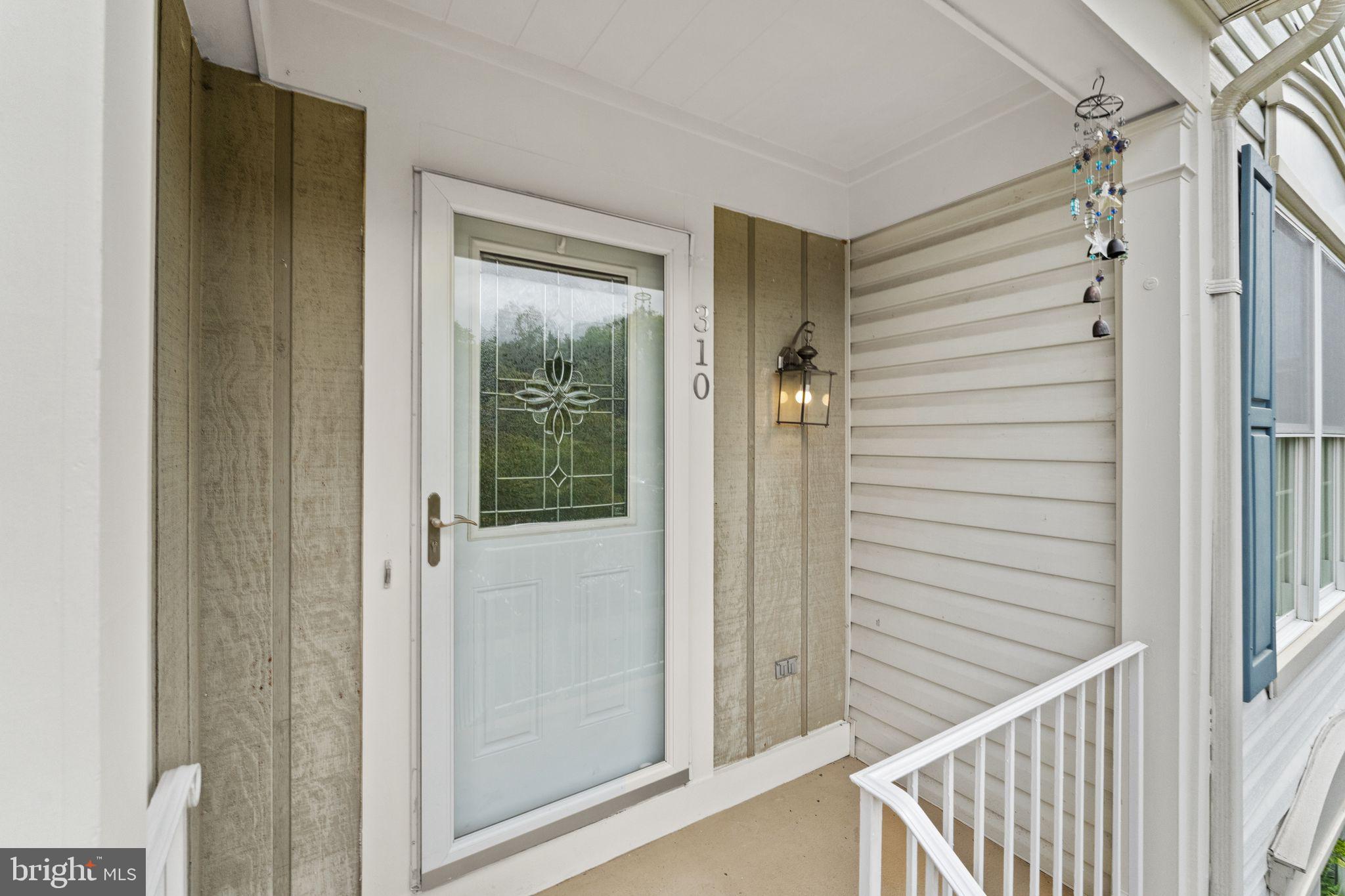 310 Stallion Sq NE