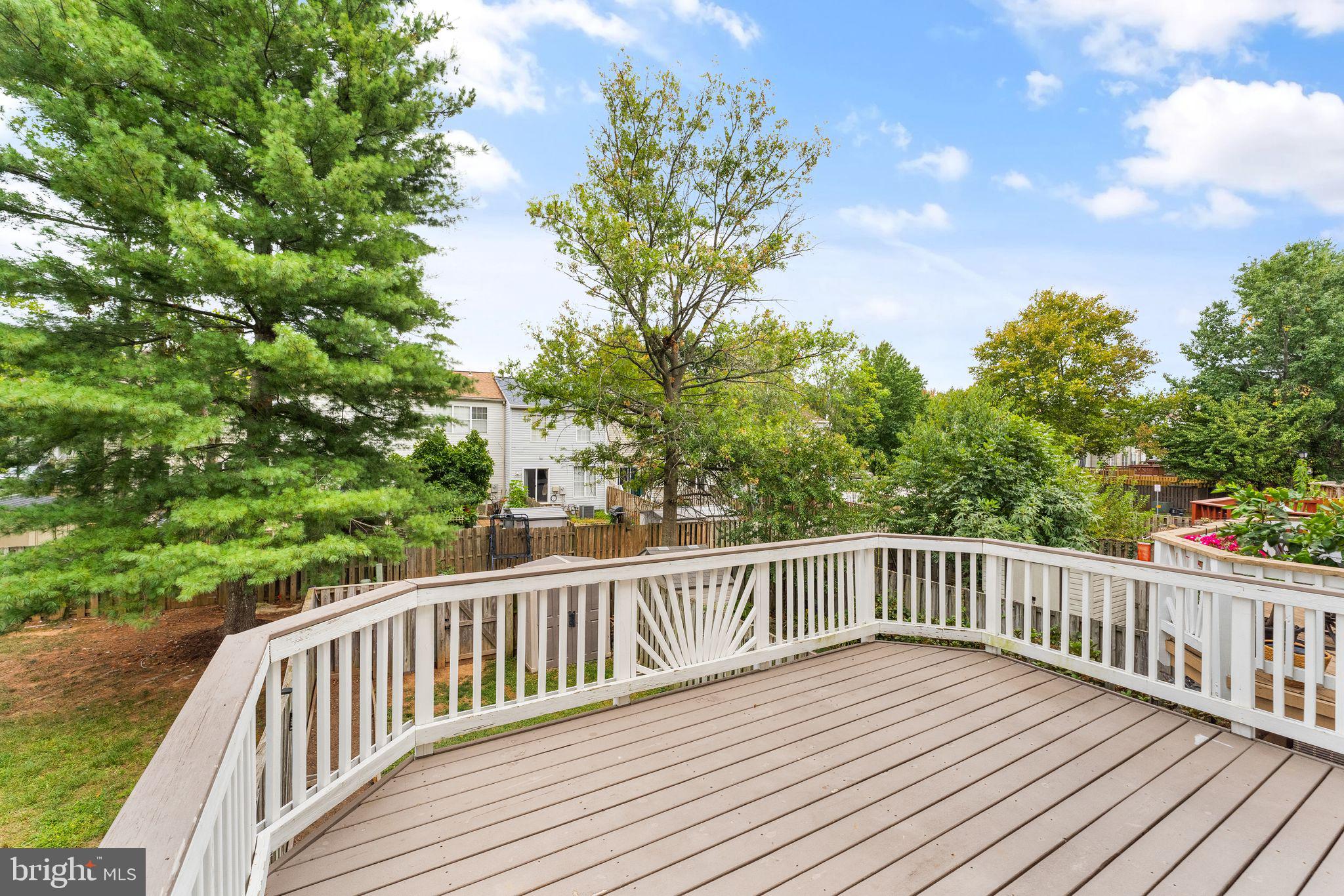 310 Stallion Sq NE