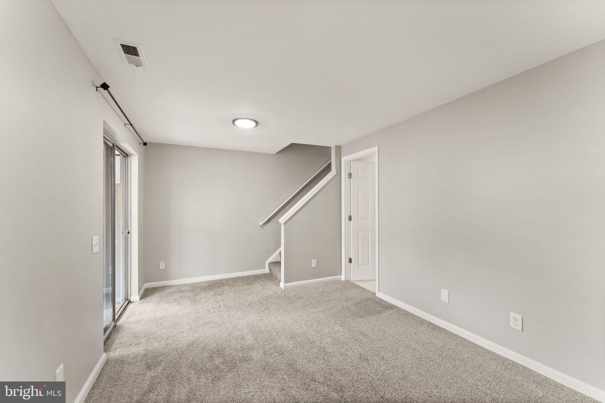310 Stallion Sq NE