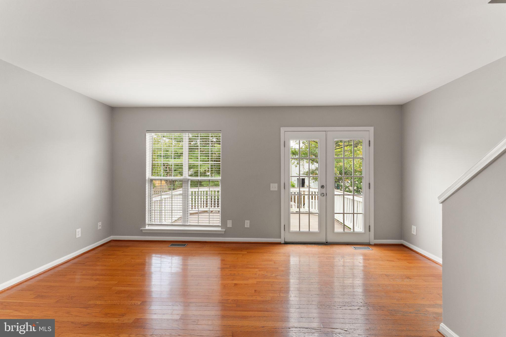 310 Stallion Sq NE
