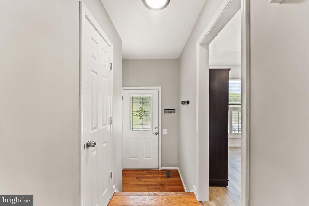310 Stallion Sq NE