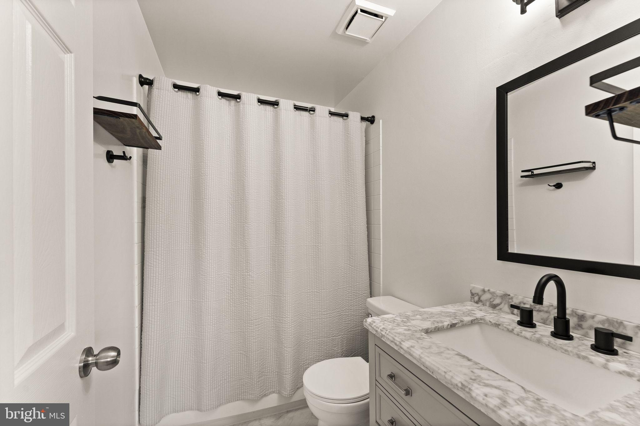 310 Stallion Sq NE