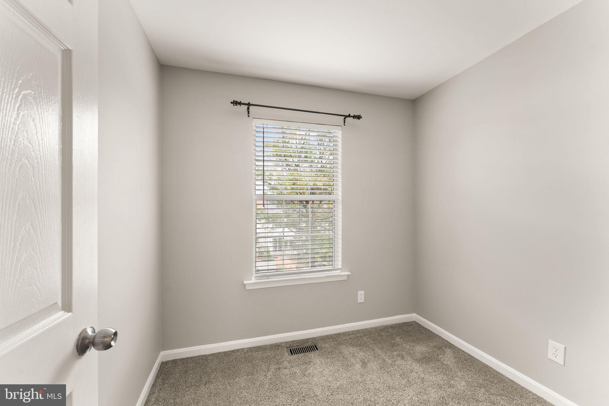 310 Stallion Sq NE
