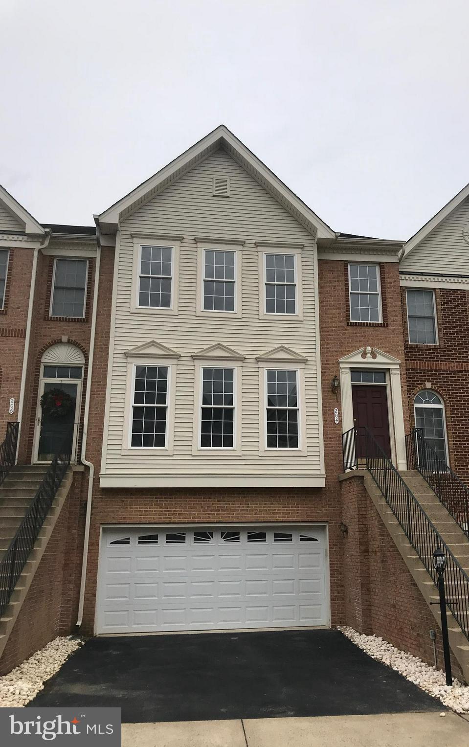 204 Misty Pond Ter