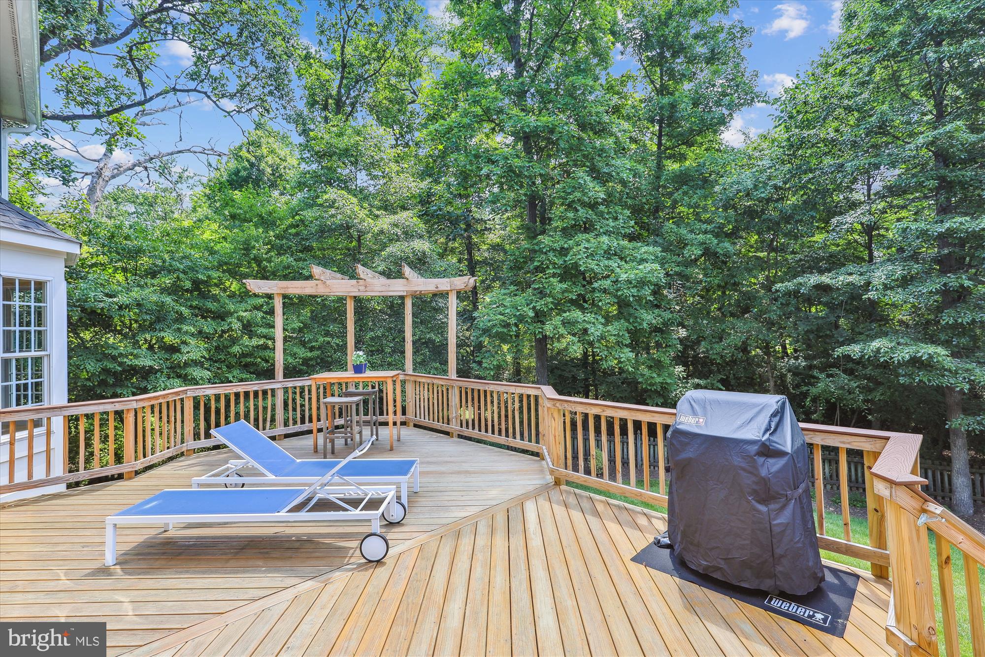 113 Meadowbrook Ct SW