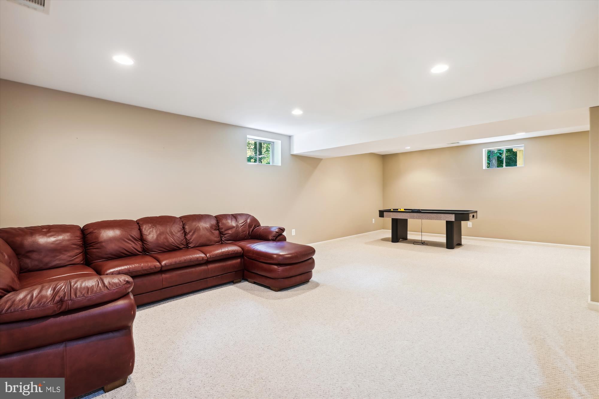 113 Meadowbrook Ct SW