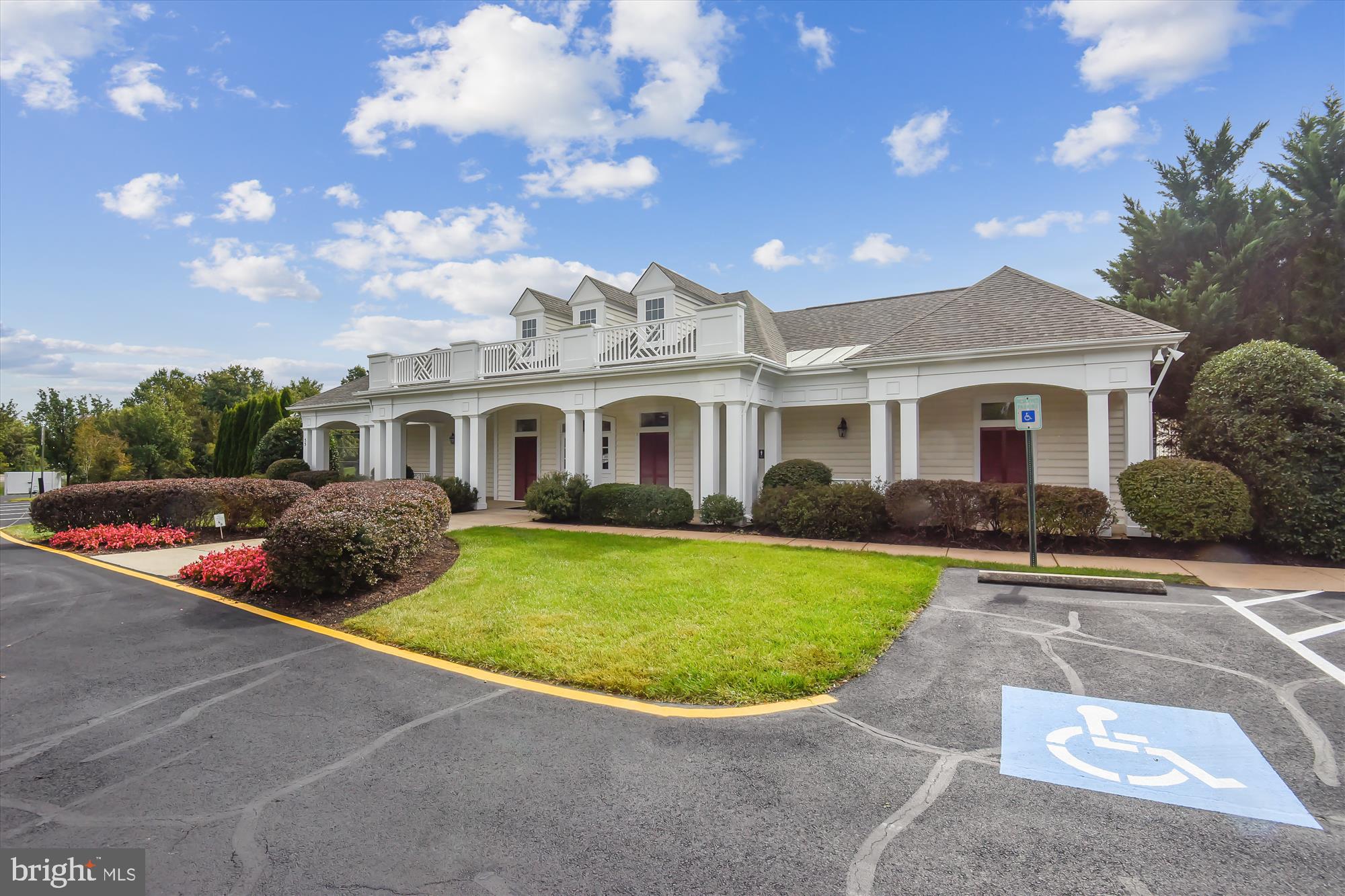 113 Meadowbrook Ct SW