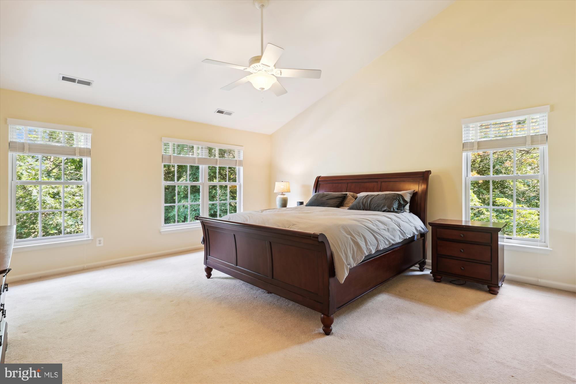 113 Meadowbrook Ct SW