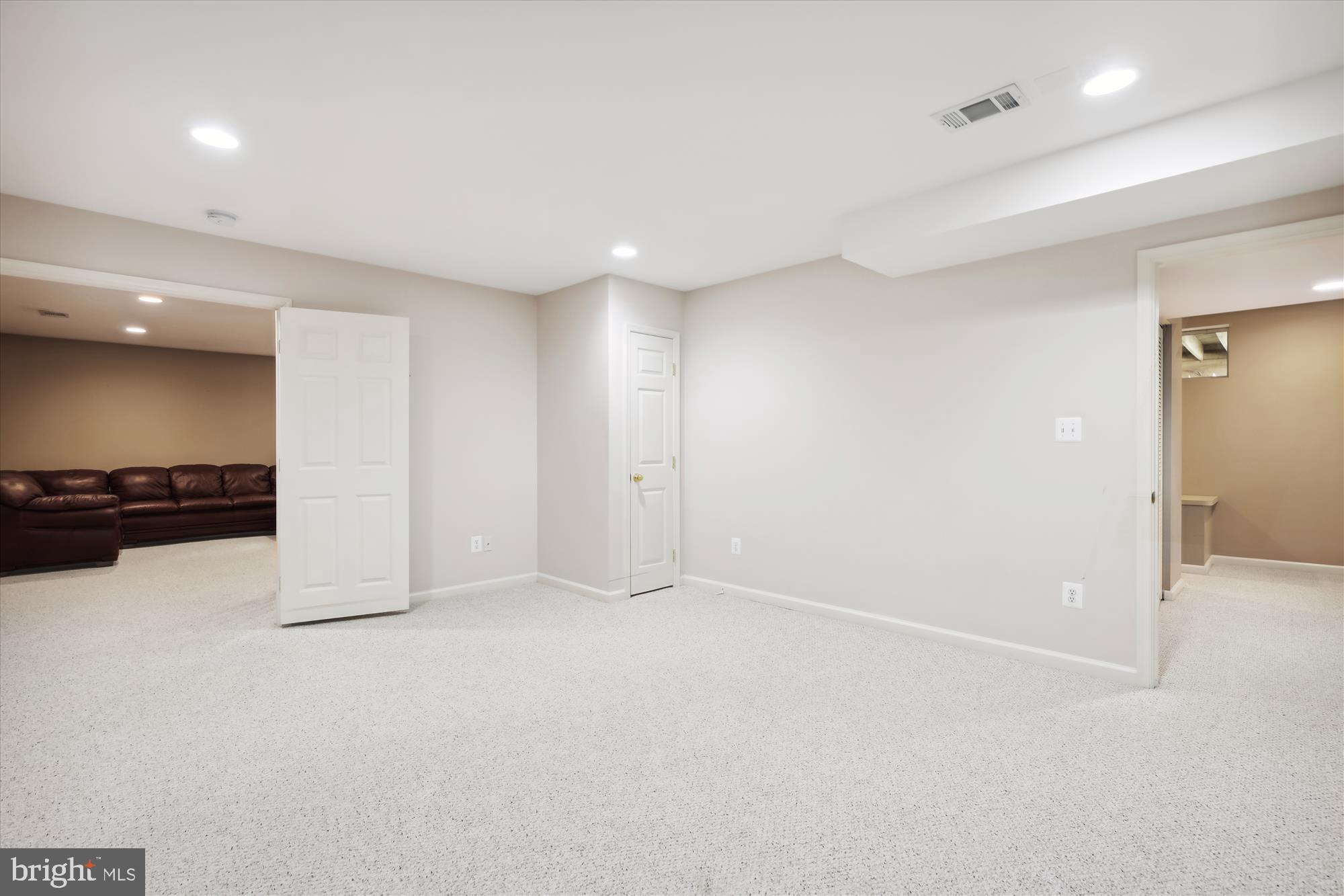 113 Meadowbrook Ct SW