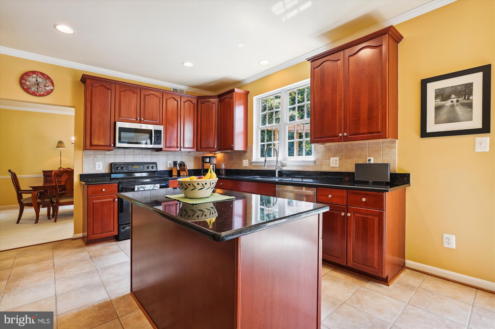 113 Meadowbrook Ct SW