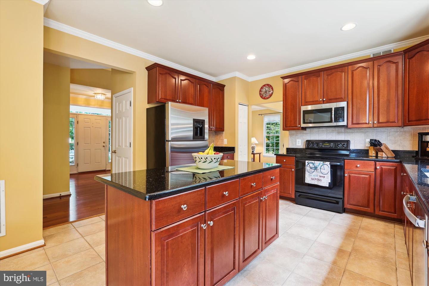 113 Meadowbrook Ct SW