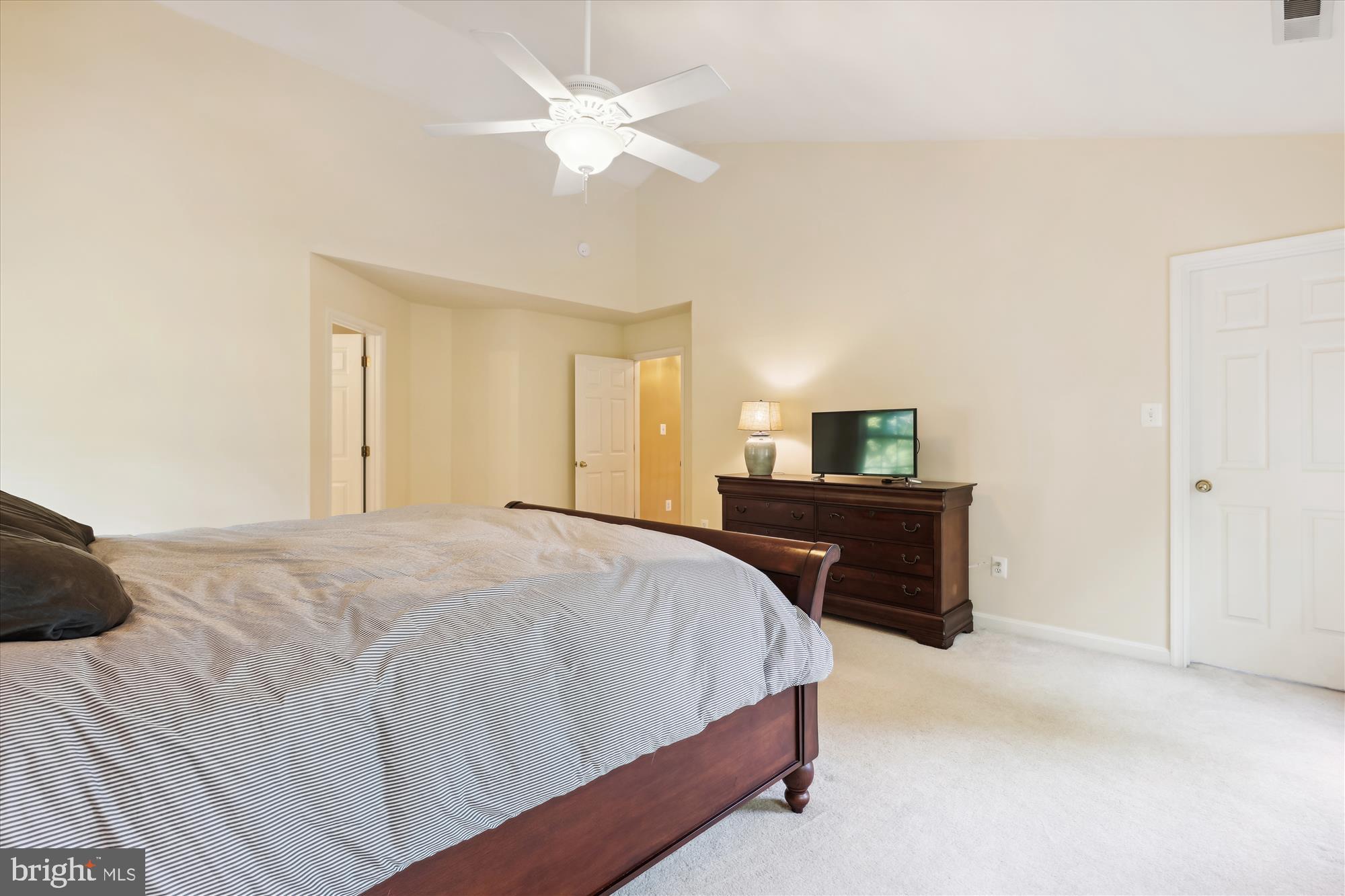 113 Meadowbrook Ct SW