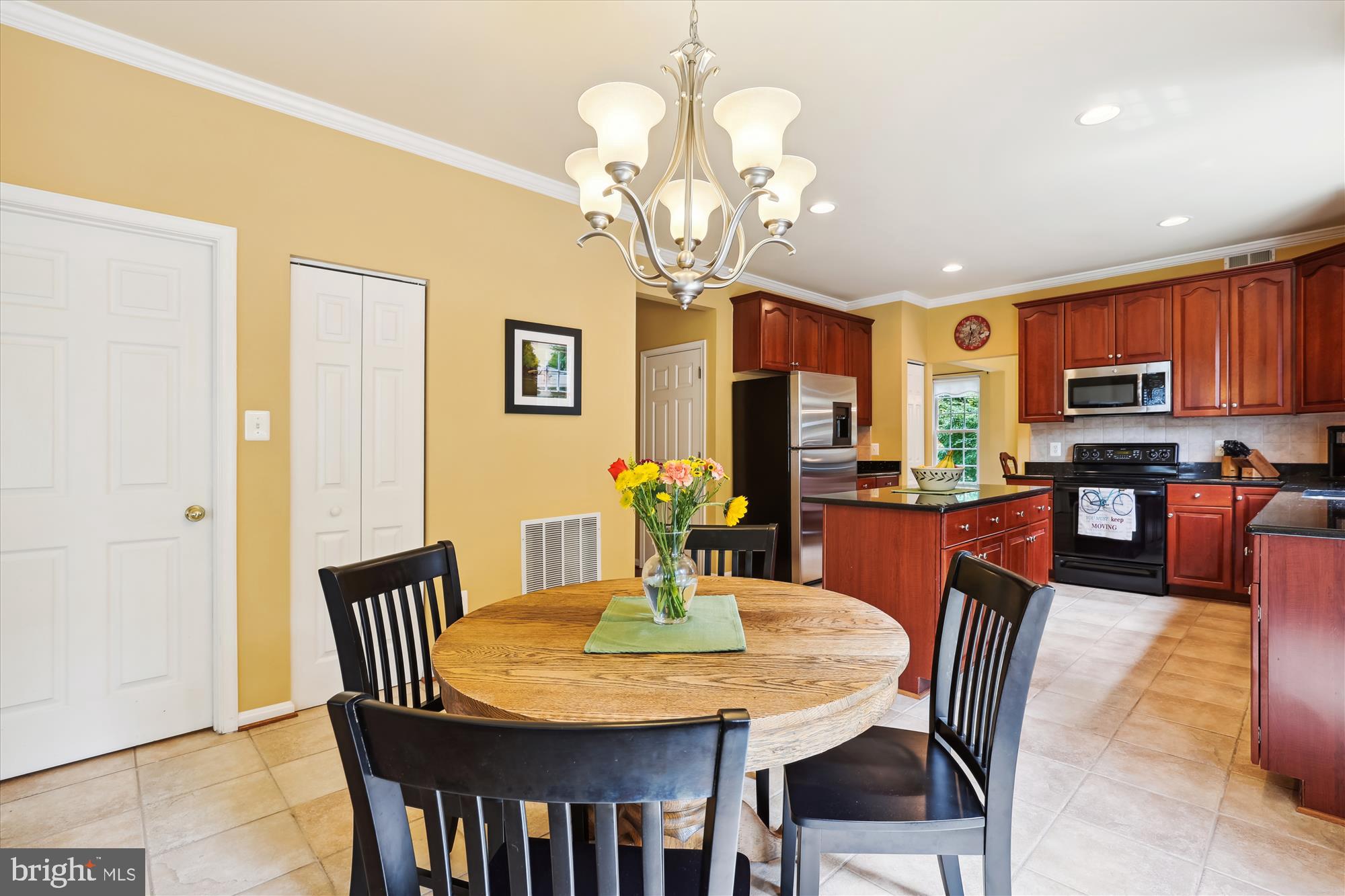 113 Meadowbrook Ct SW