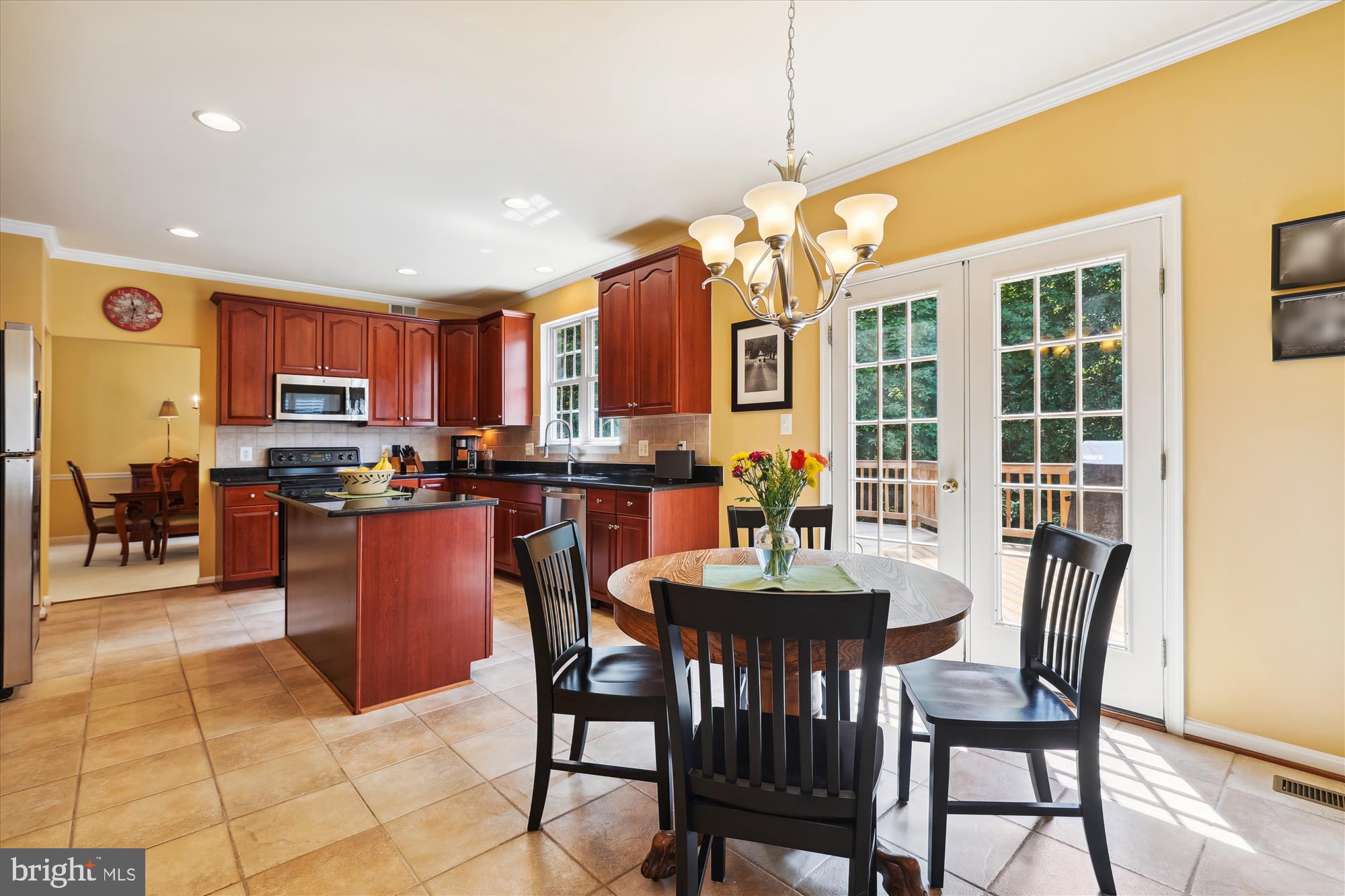 113 Meadowbrook Ct SW