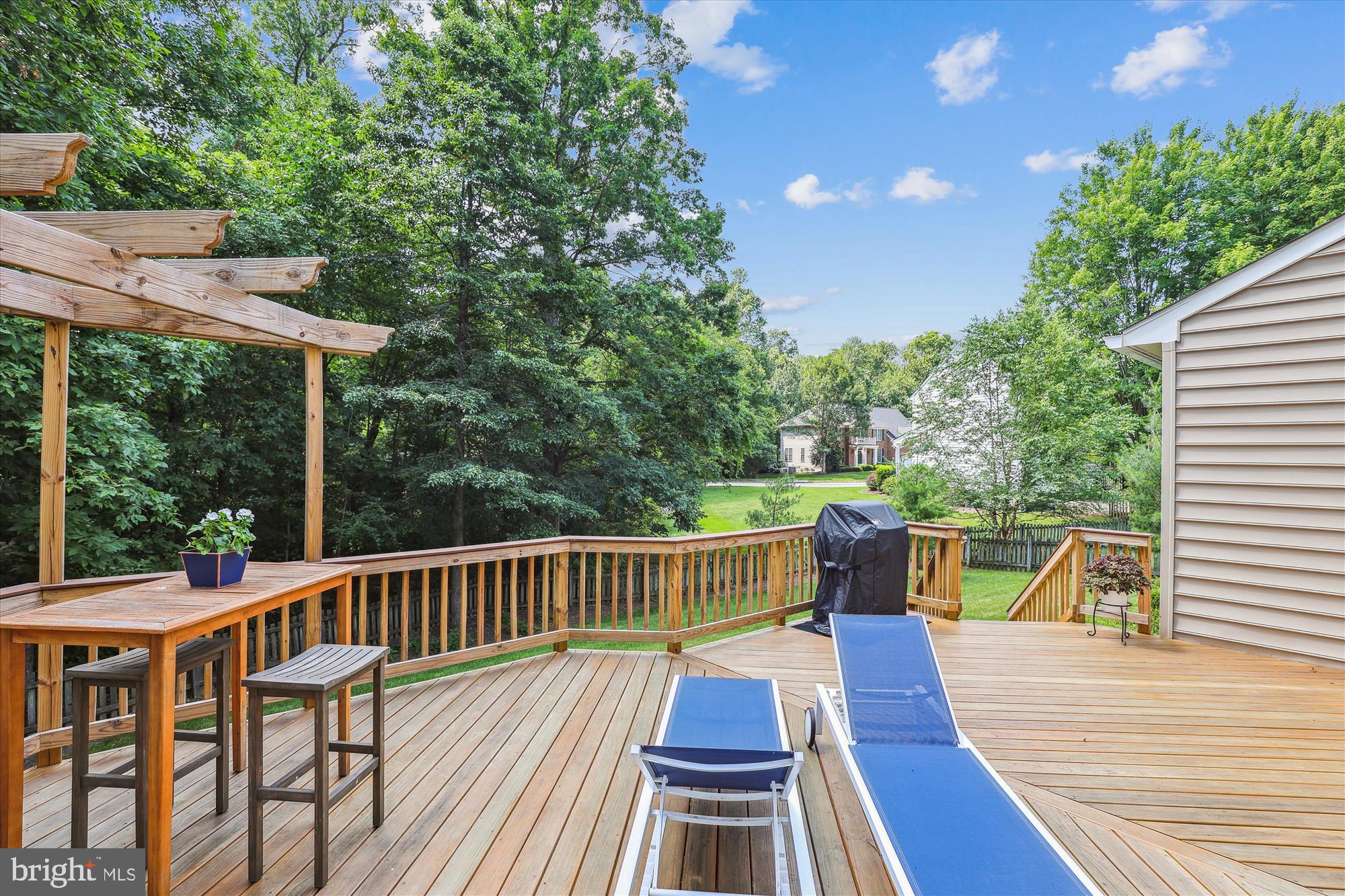 113 Meadowbrook Ct SW