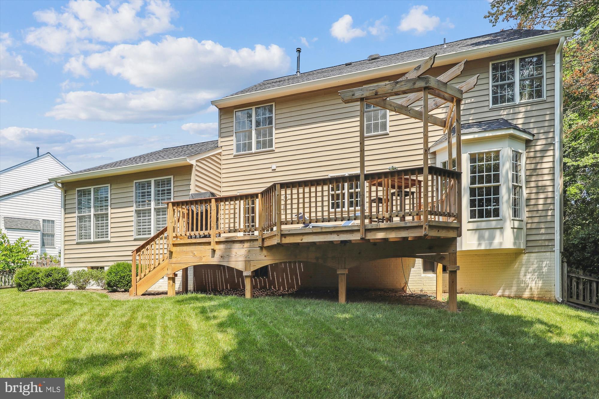 113 Meadowbrook Ct SW