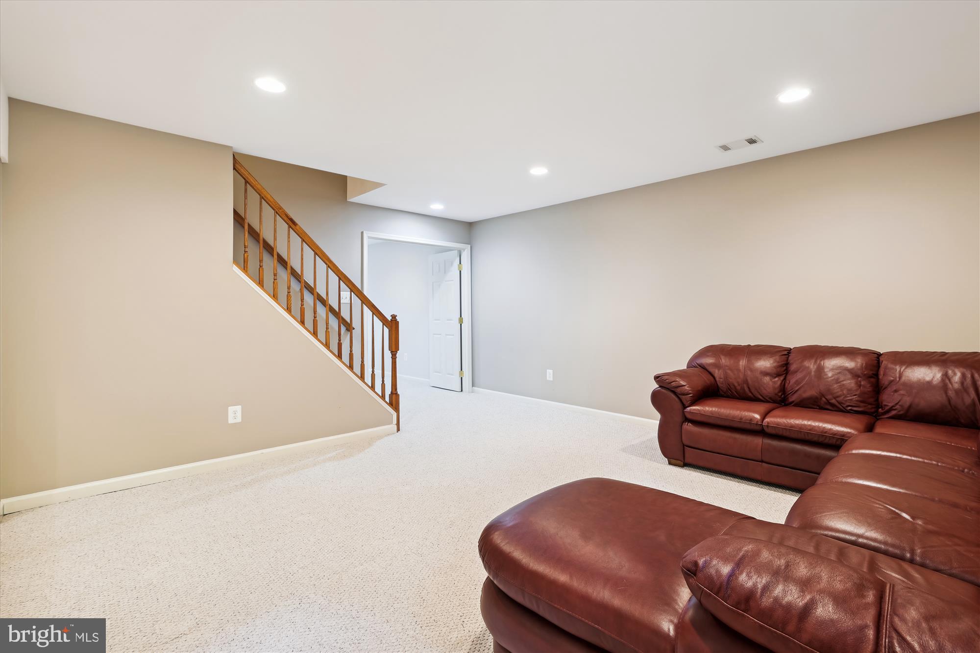 113 Meadowbrook Ct SW