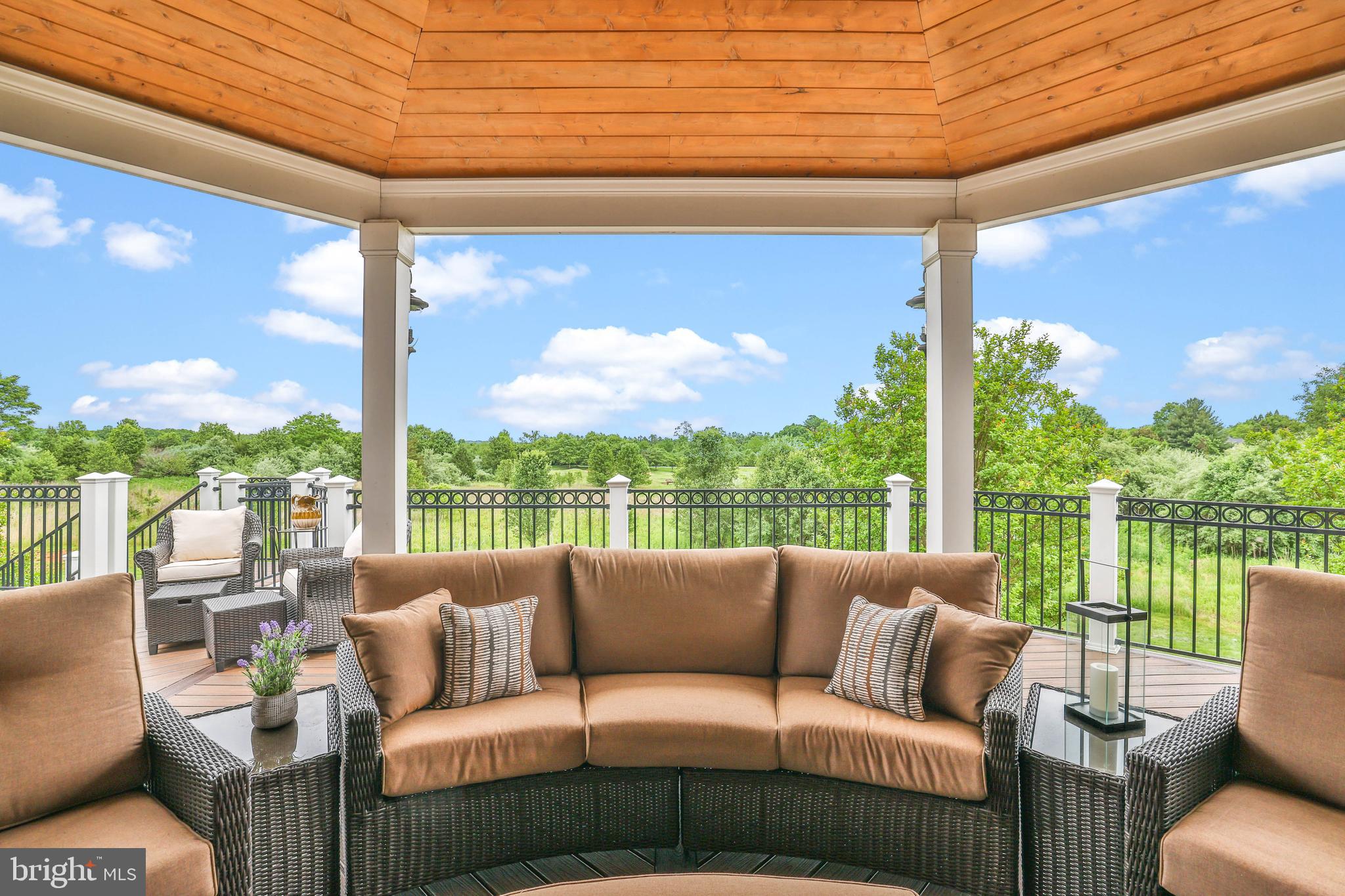 16612 Fox Chase Ct