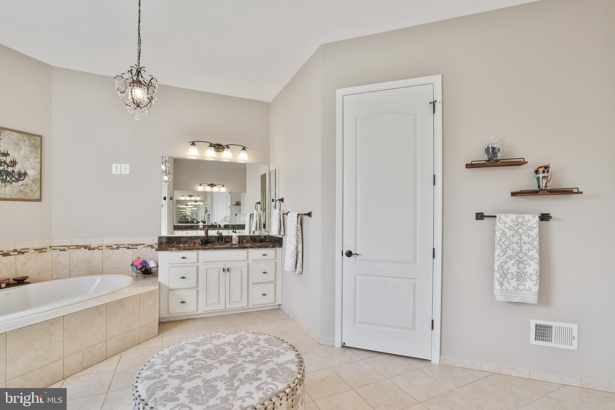 16612 Fox Chase Ct
