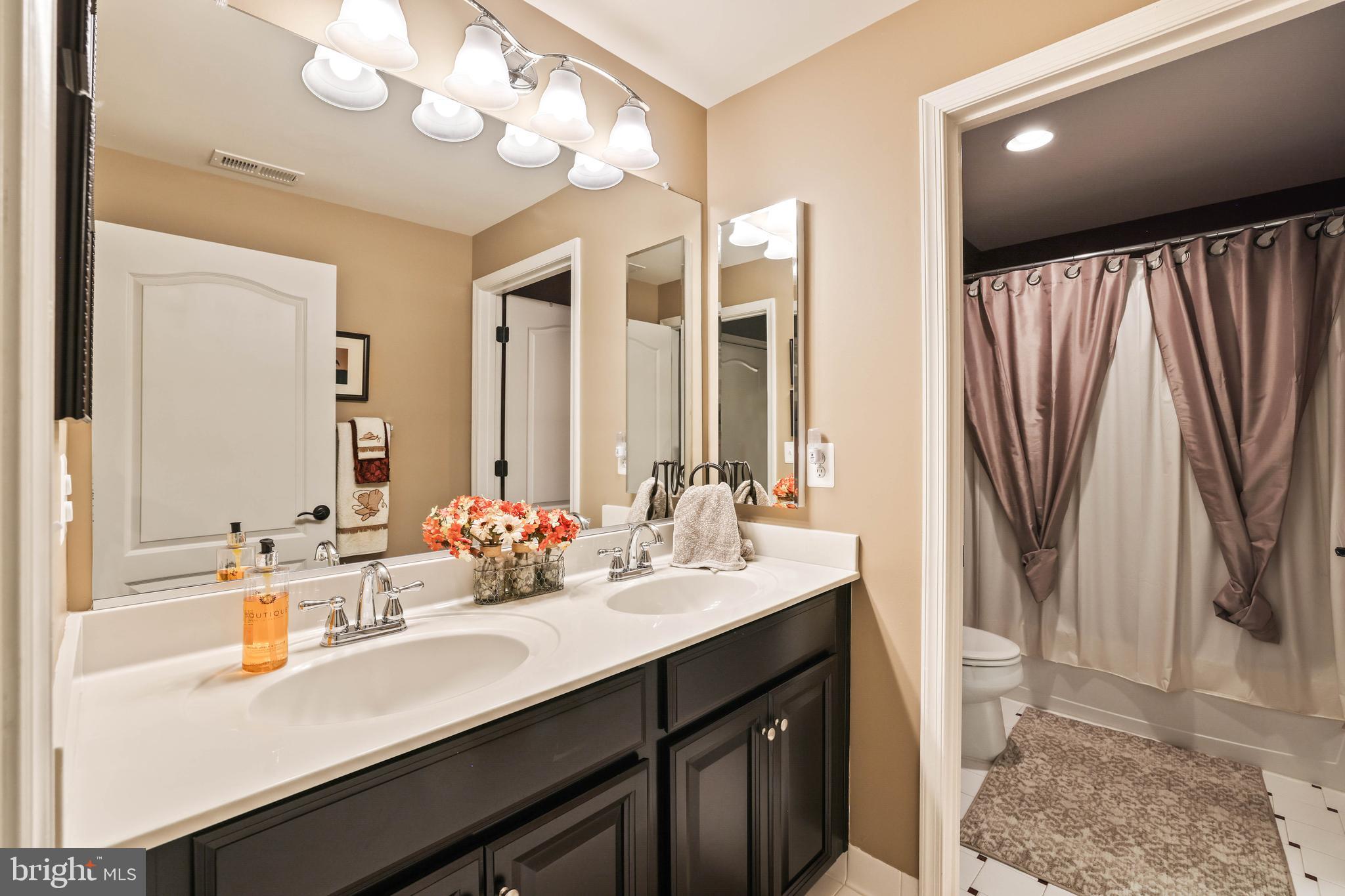 16612 Fox Chase Ct