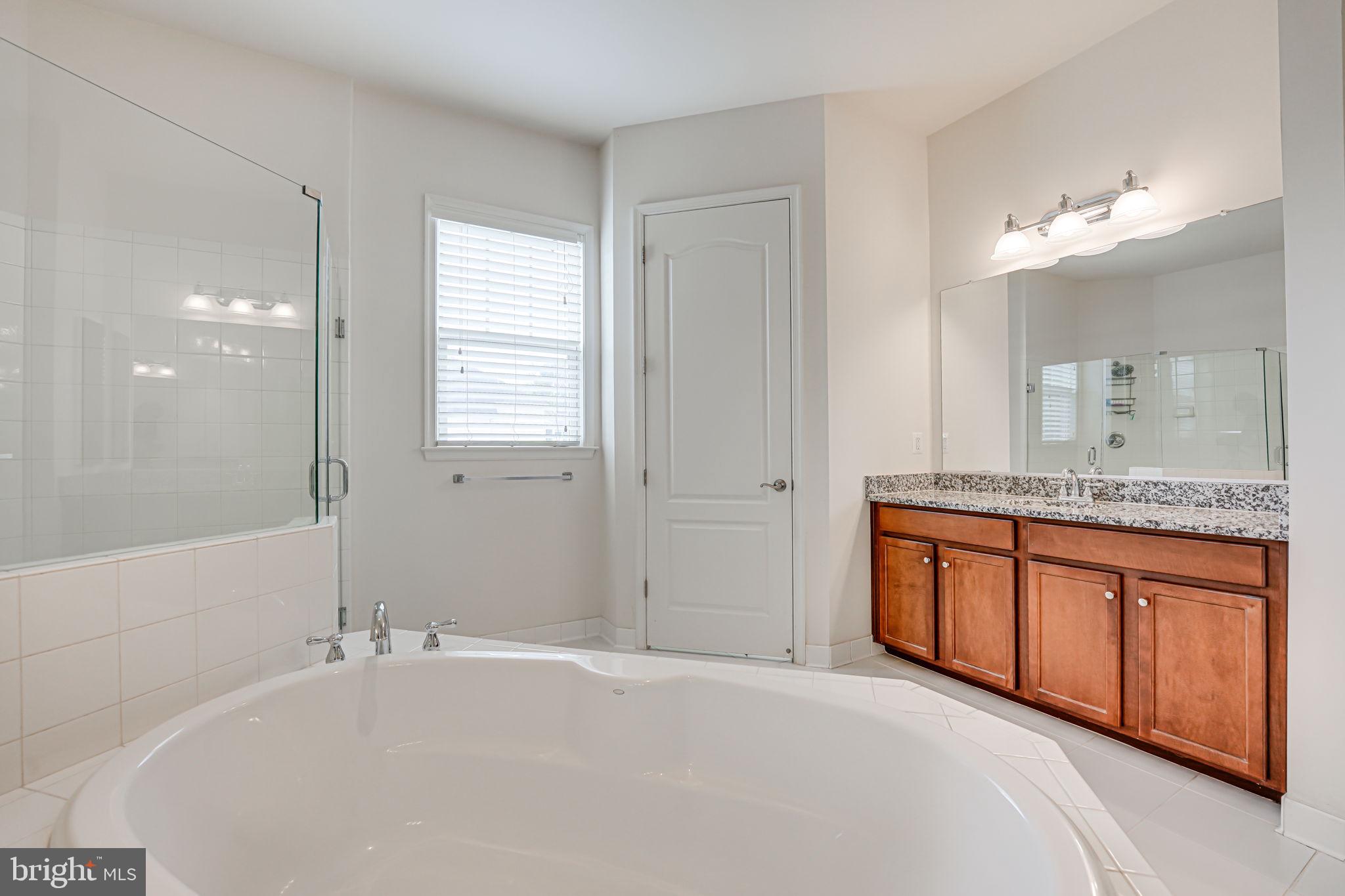 16601 Fox Chase Ct