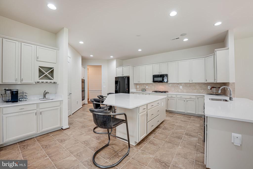 16601 Fox Chase Ct