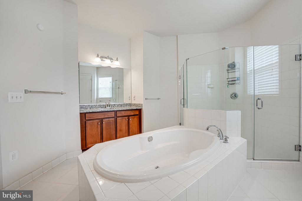 16601 Fox Chase Ct