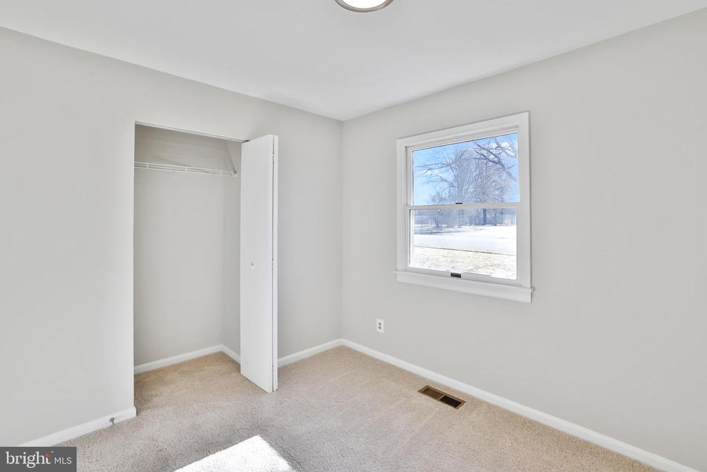 404 W Holly Ave W