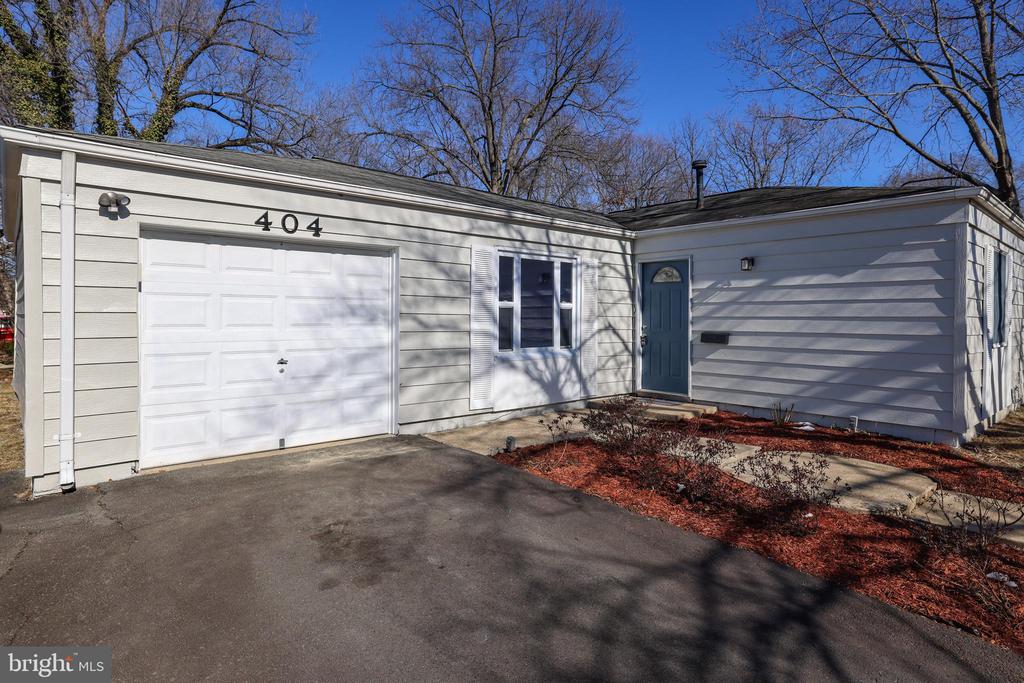 404 W Holly Ave W