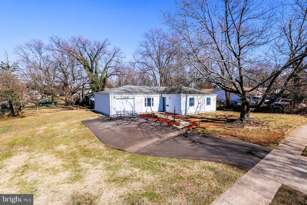 404 W Holly Ave W