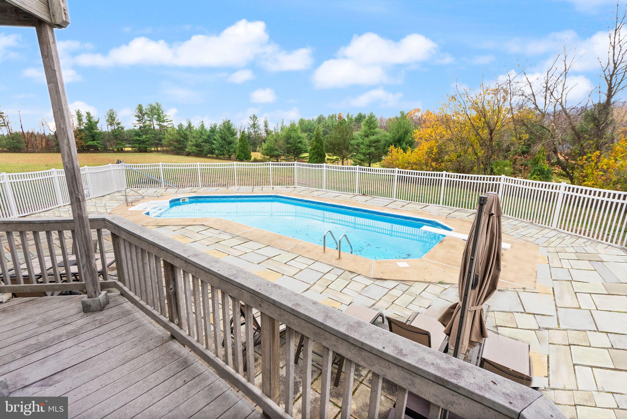 38241 Mountain Air Ln