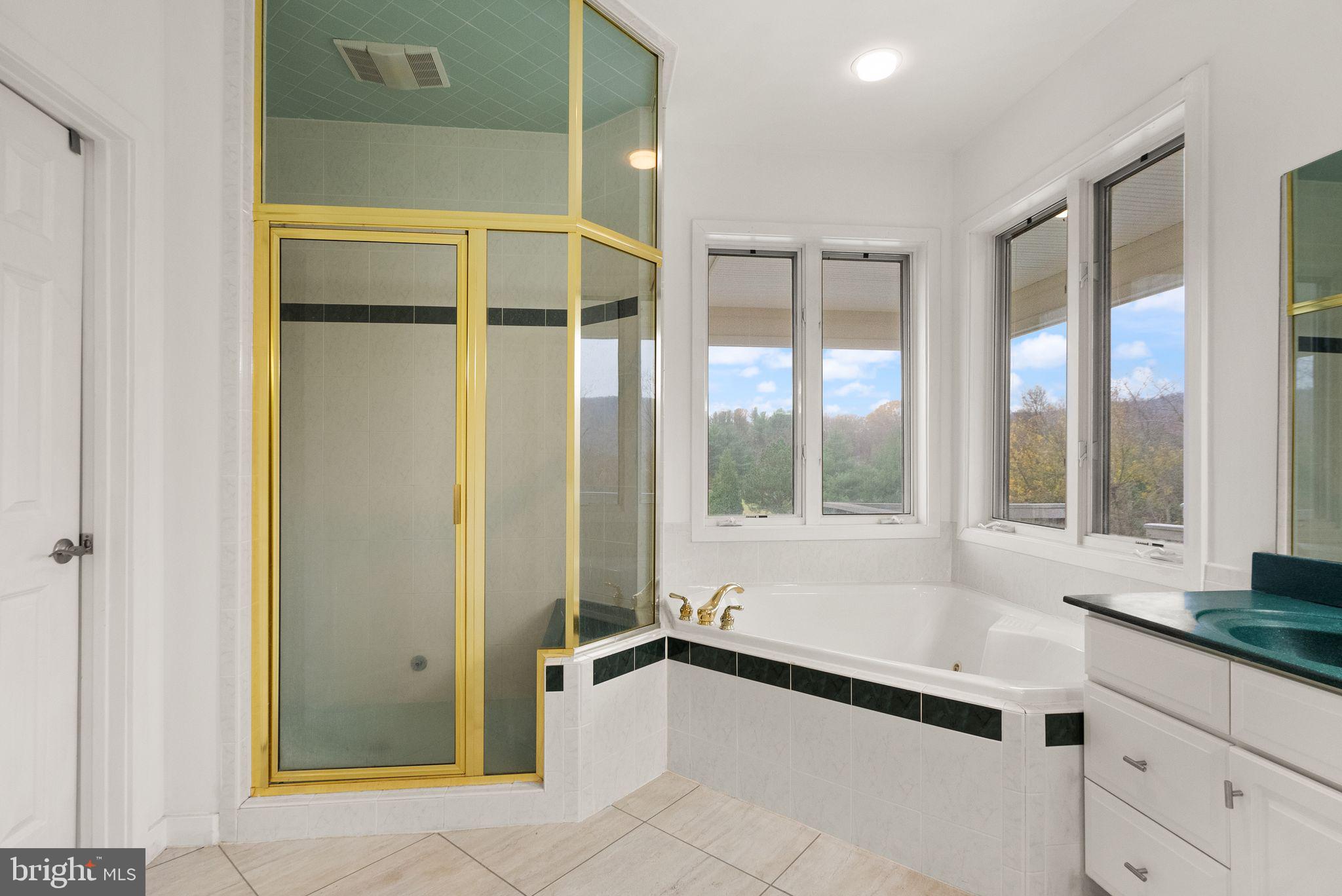 38241 Mountain Air Ln