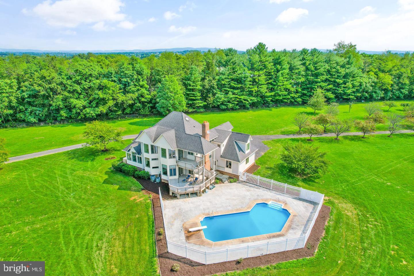 38241 Mountain Air Ln