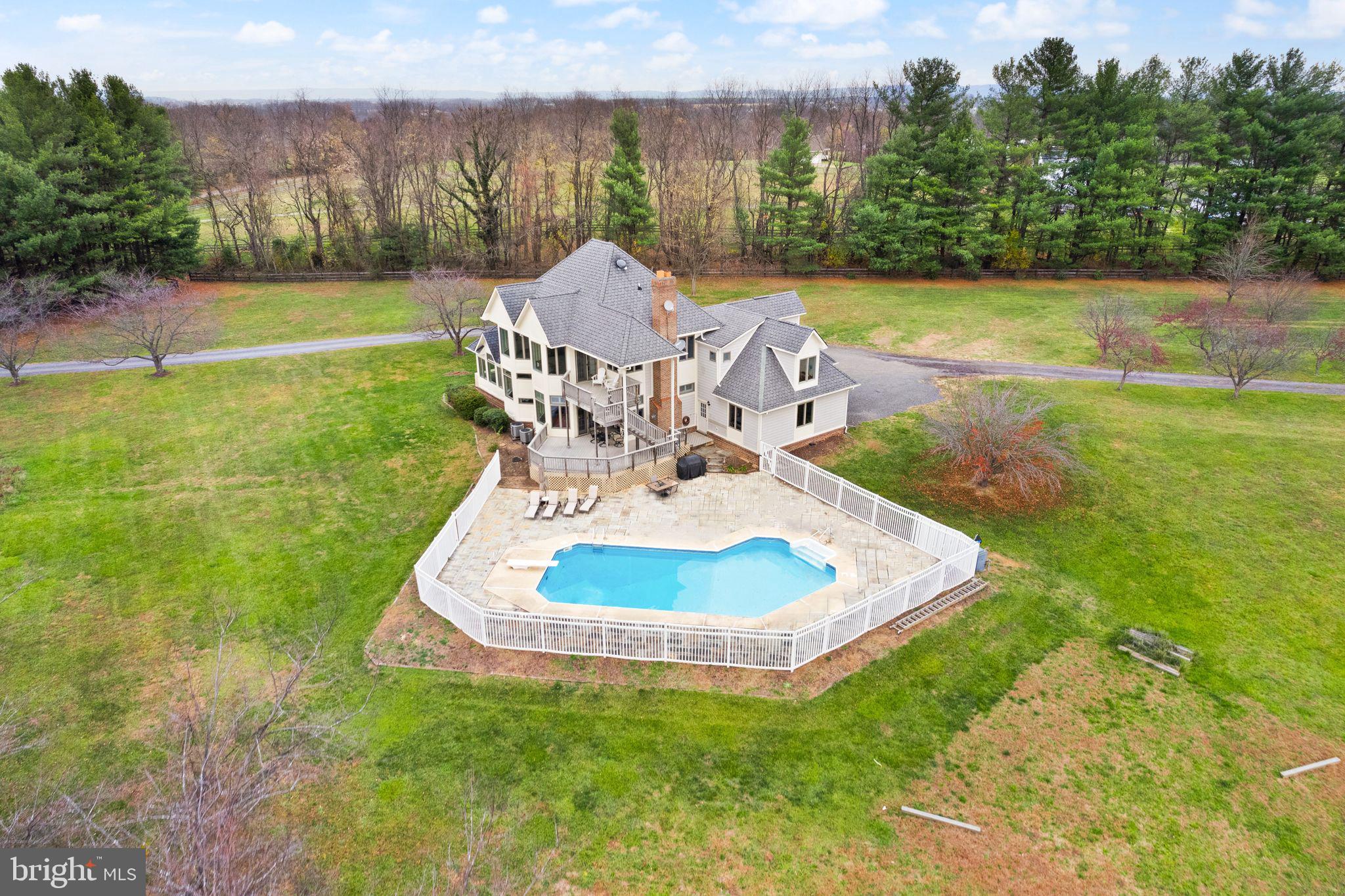 38241 Mountain Air Ln