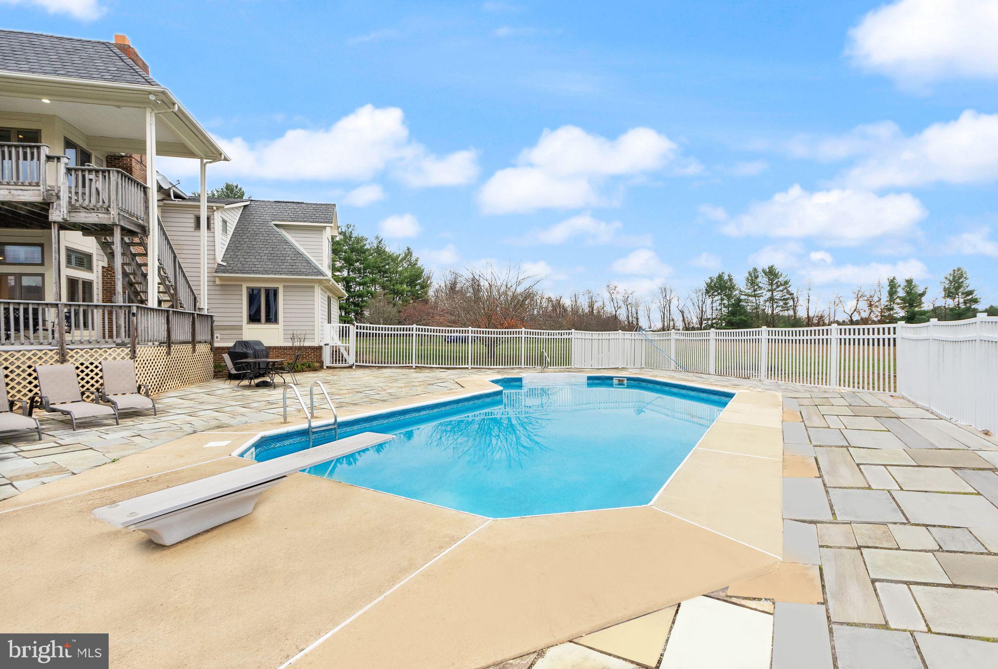 38241 Mountain Air Ln